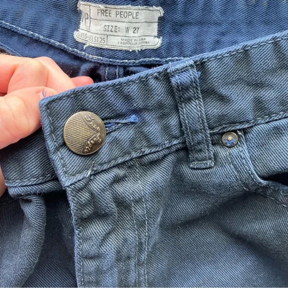 Free People Blue / Black Cut off Denim Jean Shorts size 27 - Picture 4 of 4